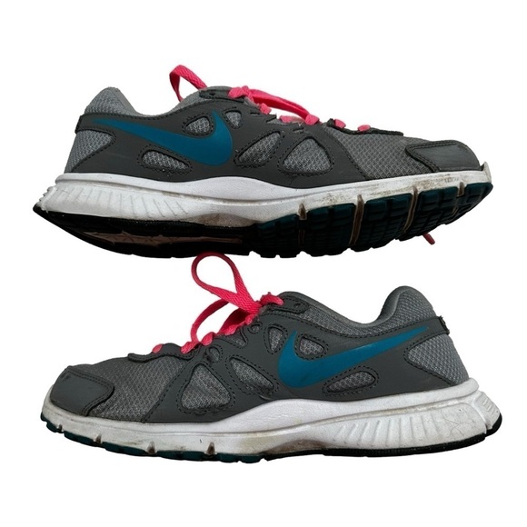 Nike Women's Revolution 2 Running Shoe Sneakers, size 8 - Picture 2 of 8